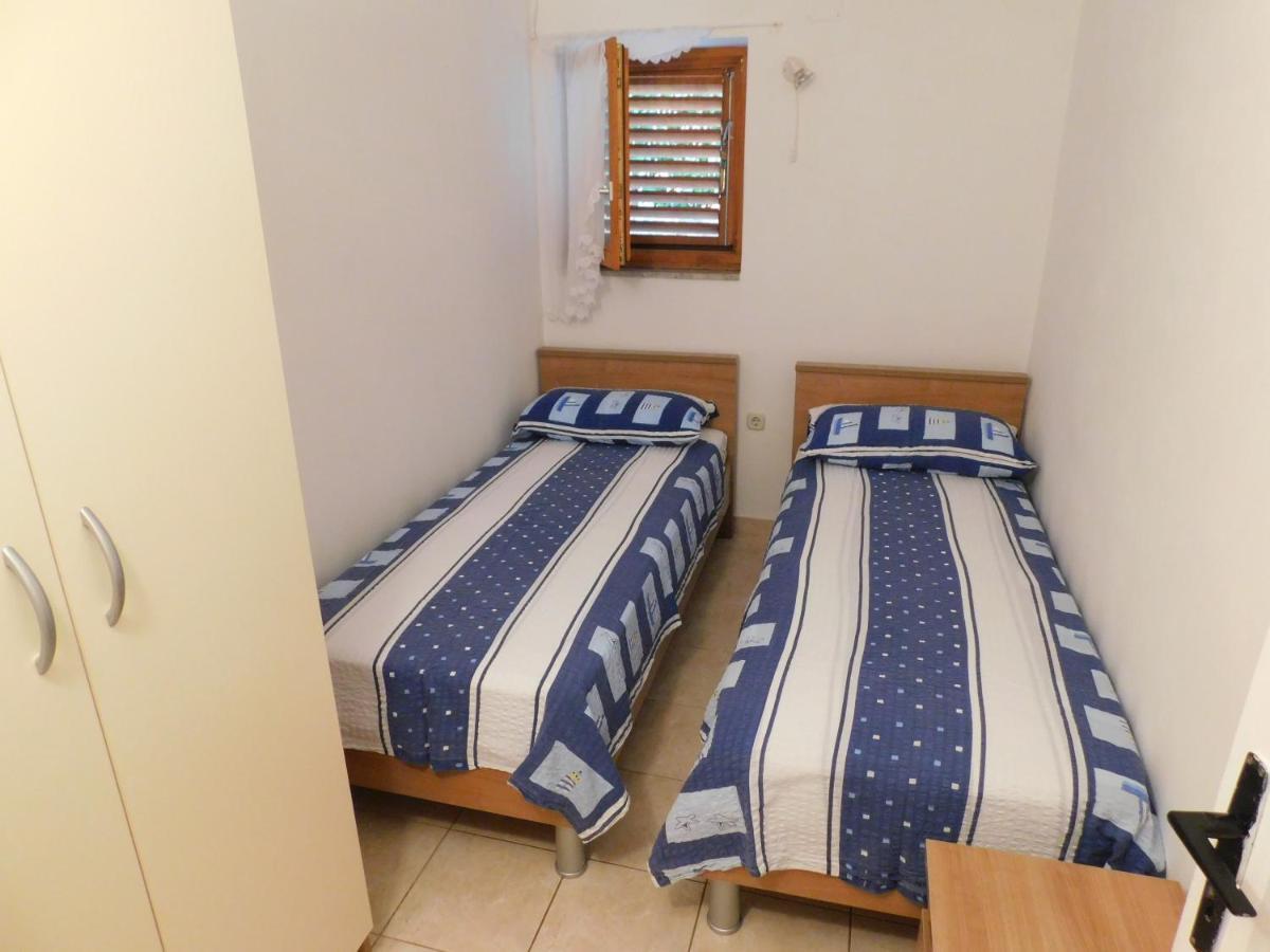 Apartments Marica Крк Екстер'єр фото