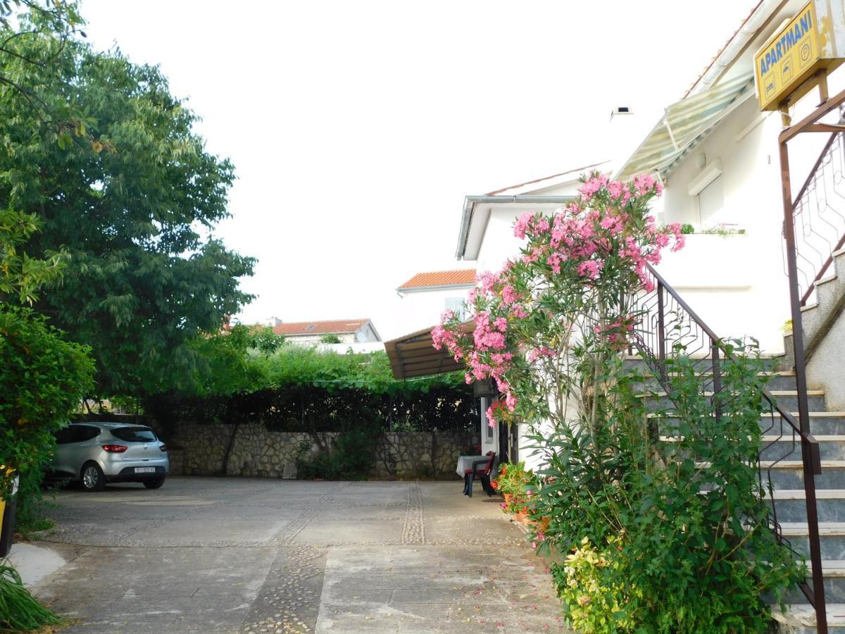 Apartments Marica Крк Екстер'єр фото