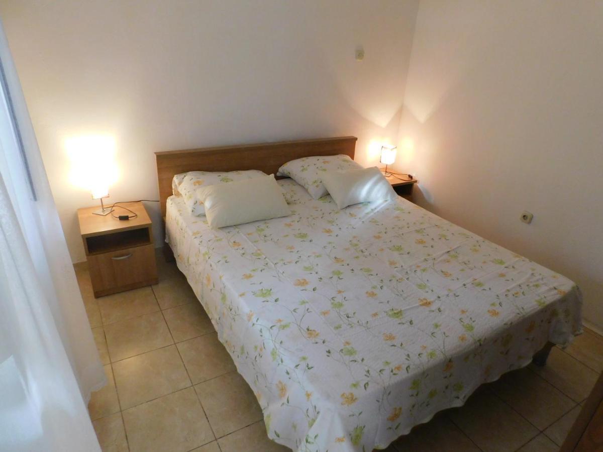 Apartments Marica Крк Екстер'єр фото