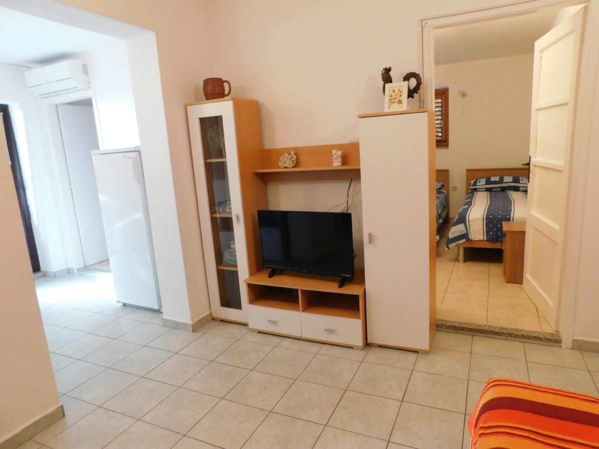 Apartments Marica Крк Екстер'єр фото