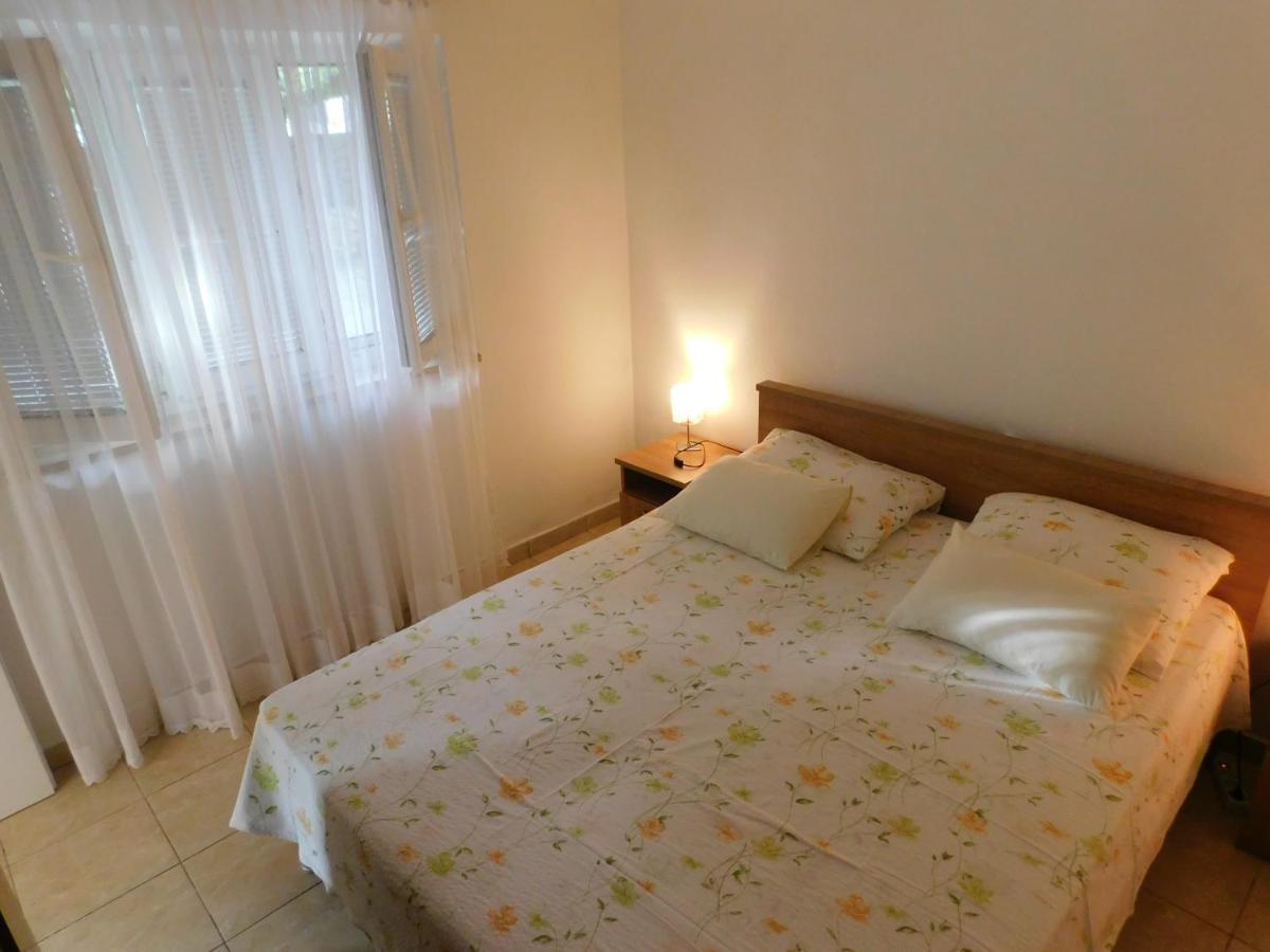 Apartments Marica Крк Екстер'єр фото
