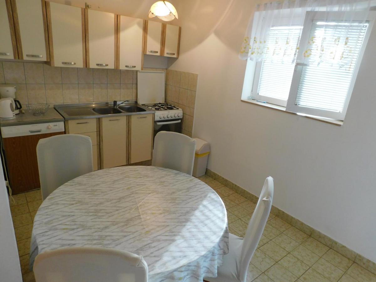 Apartments Marica Крк Екстер'єр фото