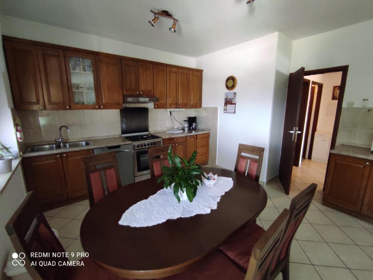 Apartments Marica Крк Екстер'єр фото