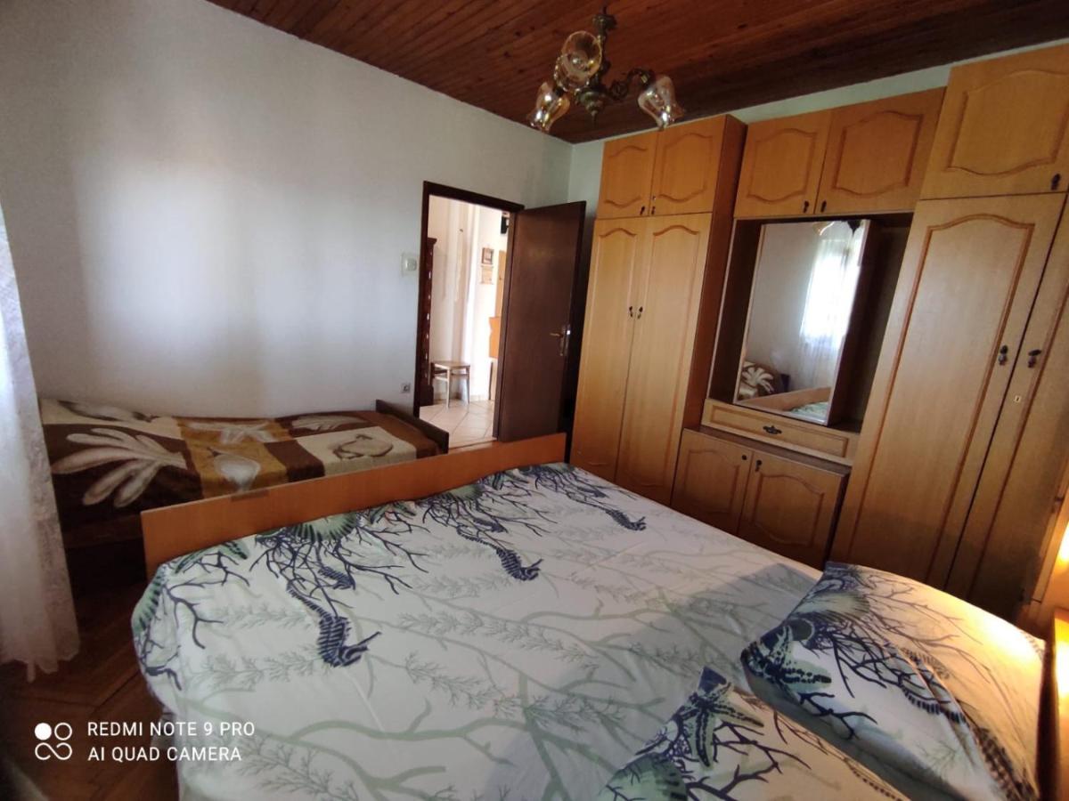 Apartments Marica Крк Екстер'єр фото