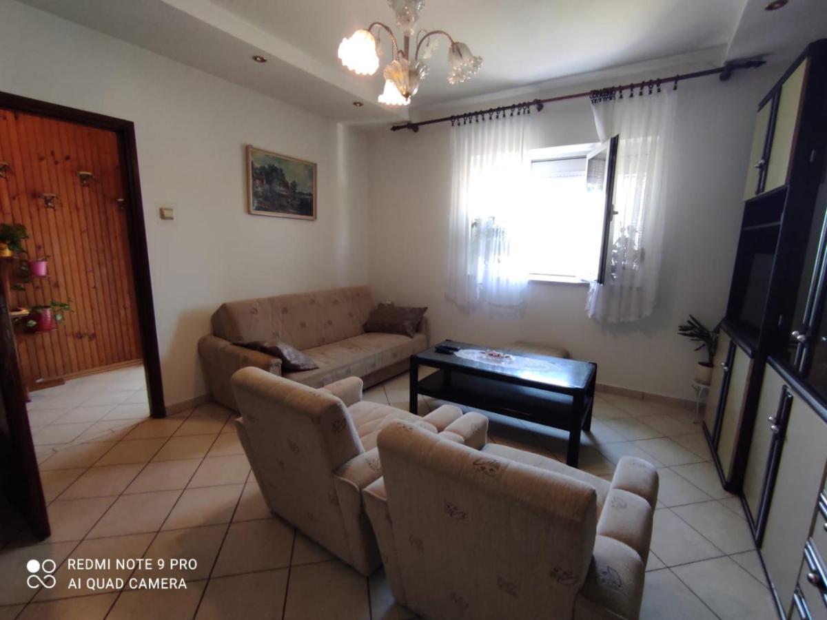 Apartments Marica Крк Екстер'єр фото