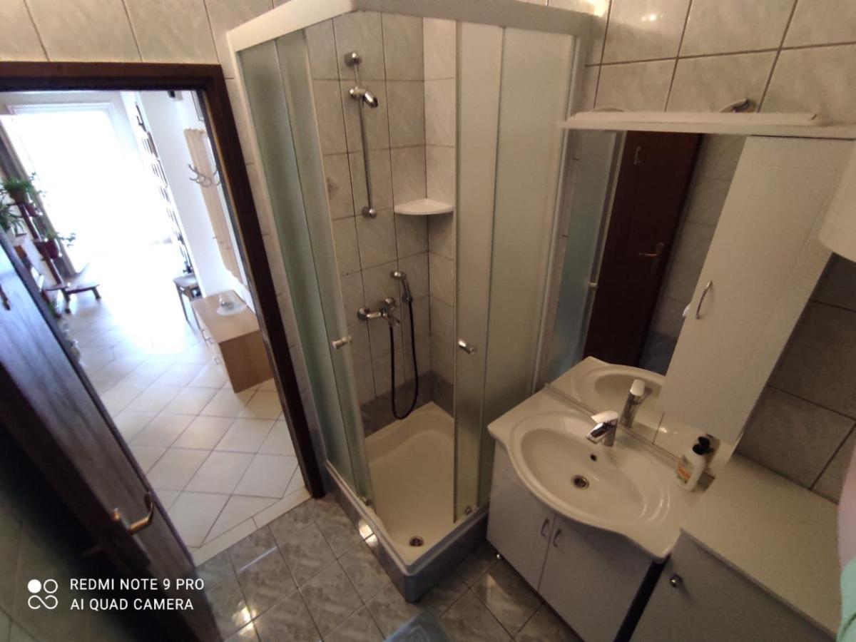 Apartments Marica Крк Екстер'єр фото