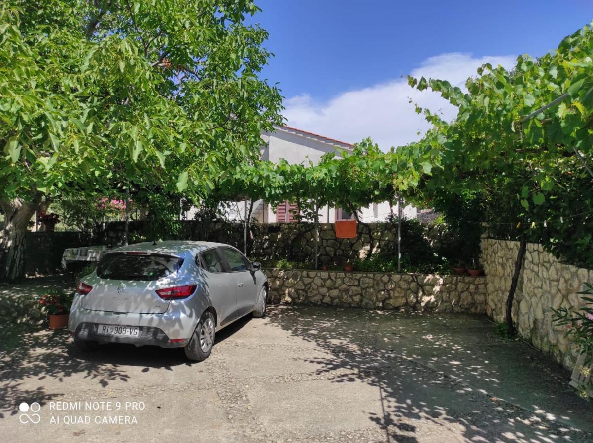 Apartments Marica Крк Екстер'єр фото